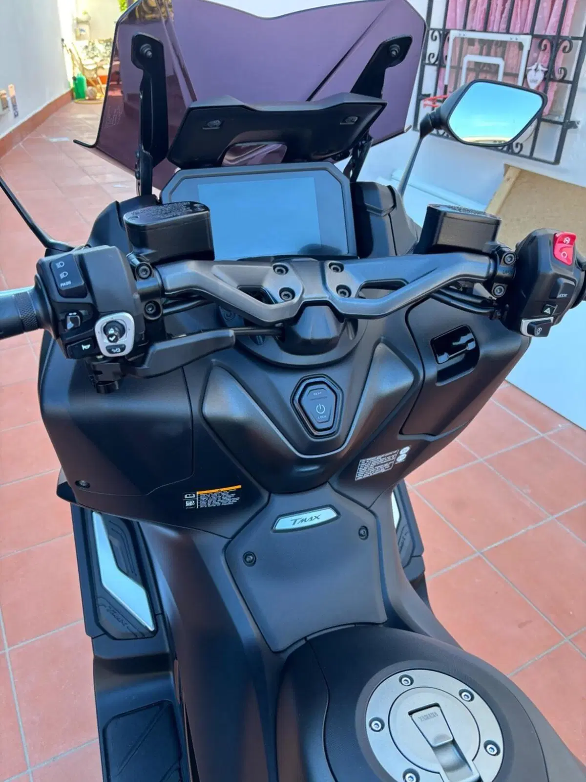 Yamaha T-Max 560 (2022 - 24) (5)