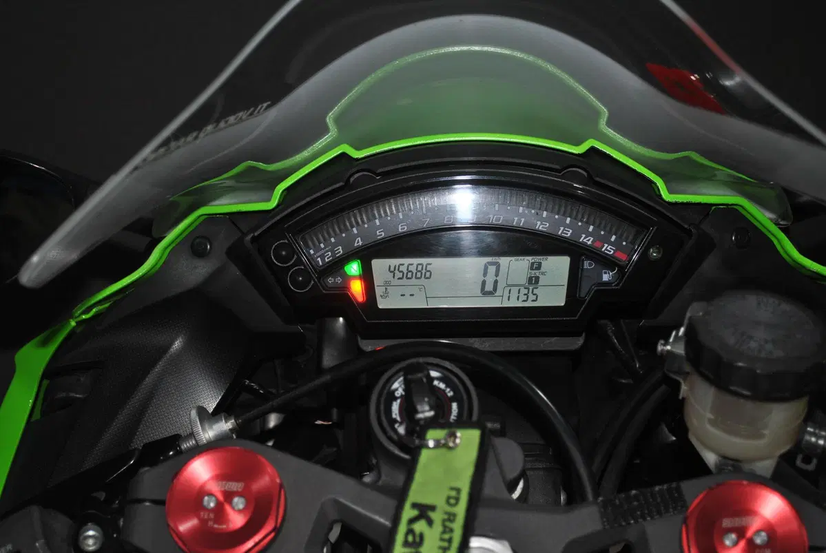 Kawasaki Ninja 1000 ZX-10R (2011 - 15) (9)