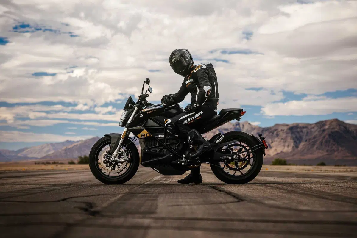 Vent’anni di innovazione elettrica Zero Motorcycles, arriva la SR/F 20th Anniversary (3)