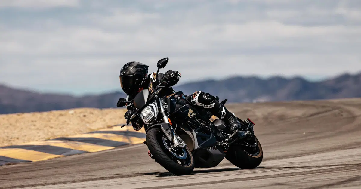 Vent’anni di innovazione elettrica Zero Motorcycles, arriva la SR/F 20th Anniversary