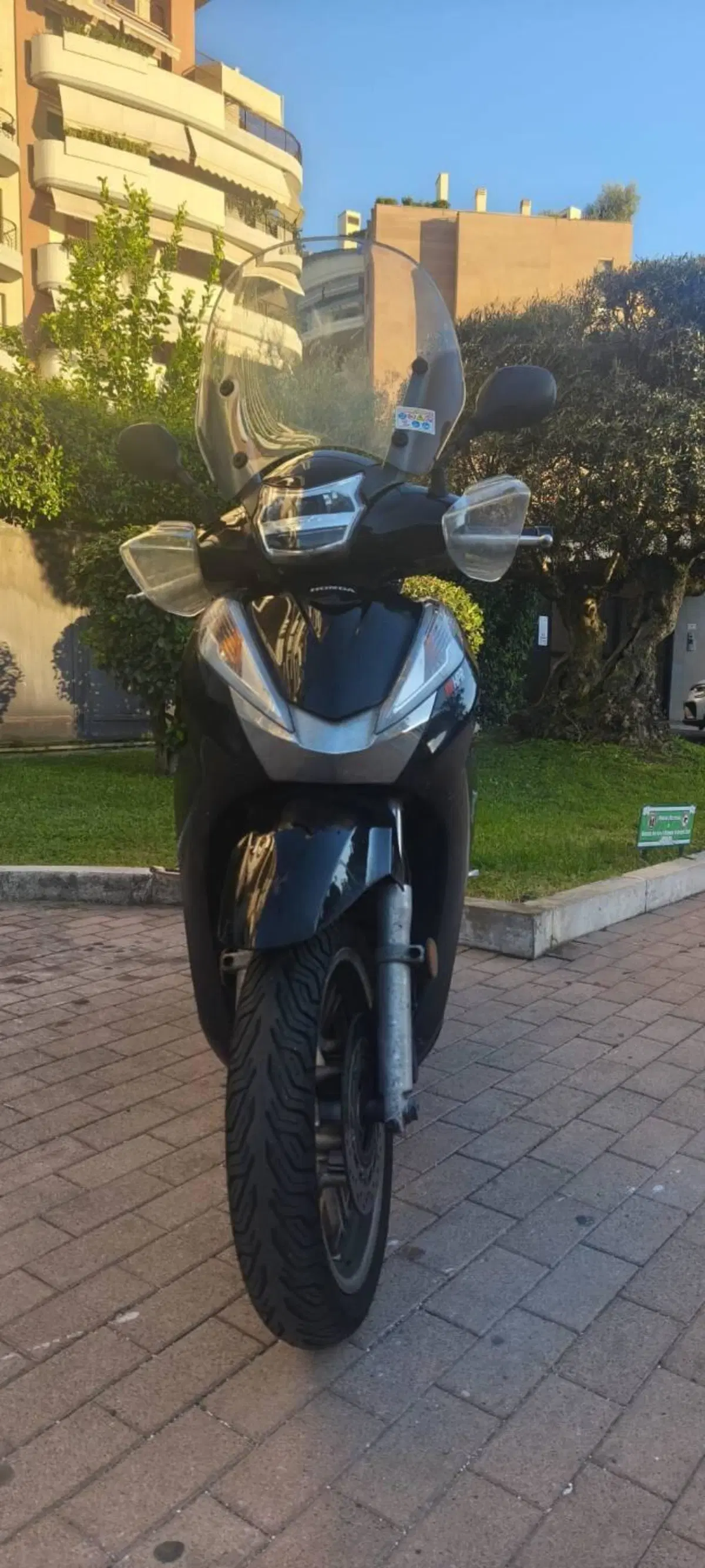 Honda SH 300 i Sport ABS (2018 - 20) (4)
