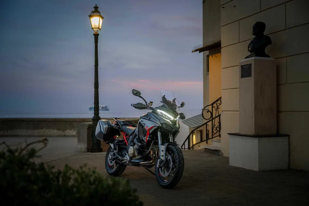 Multistrada Grand Tour: cosa c'è di serie e perché fa gola? (4)