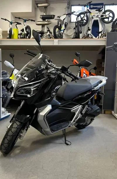 QJ Motor ATR 125 (2025 - 26) nuova