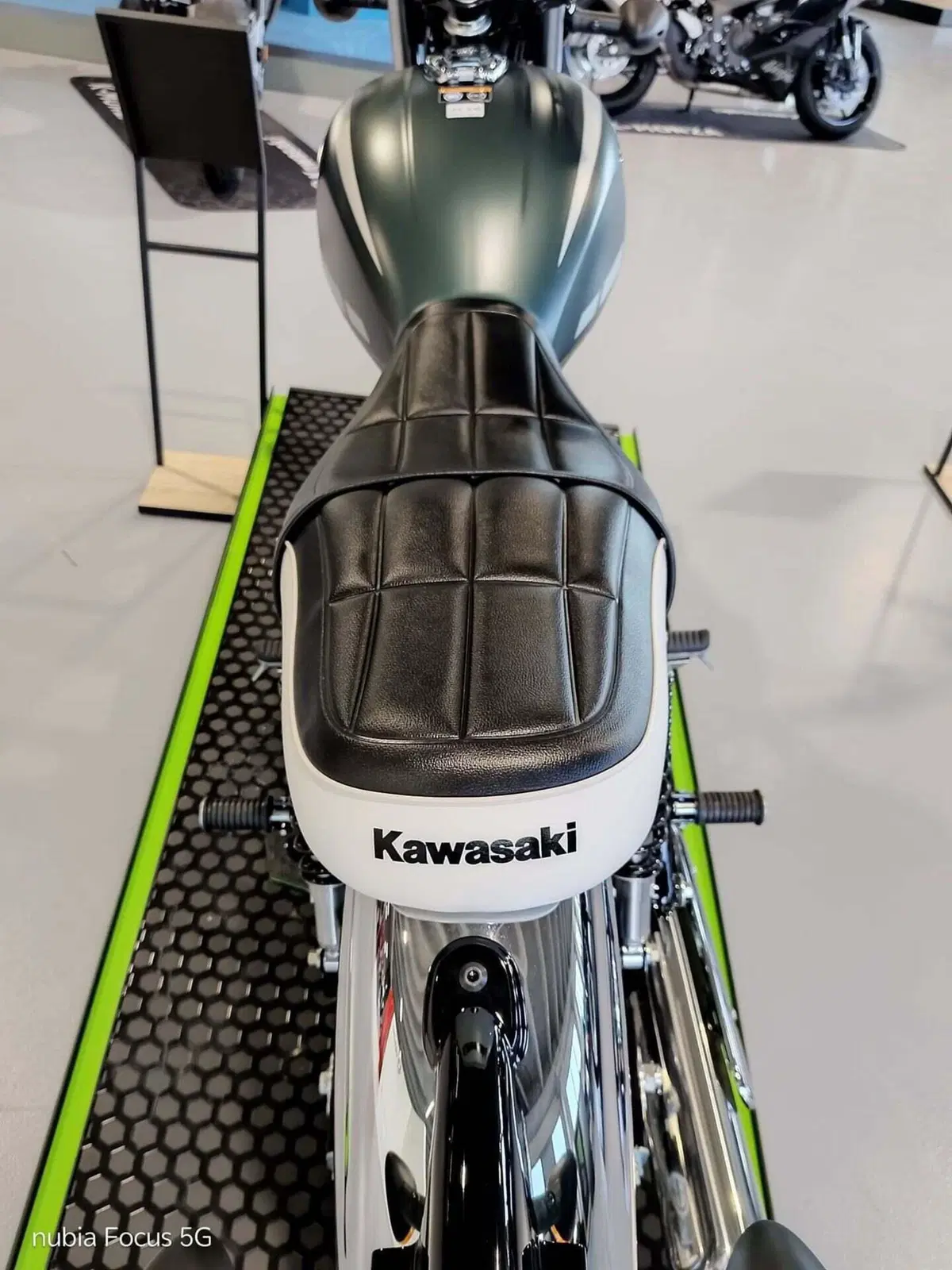 Kawasaki W 230 (2025 - 26) (3)