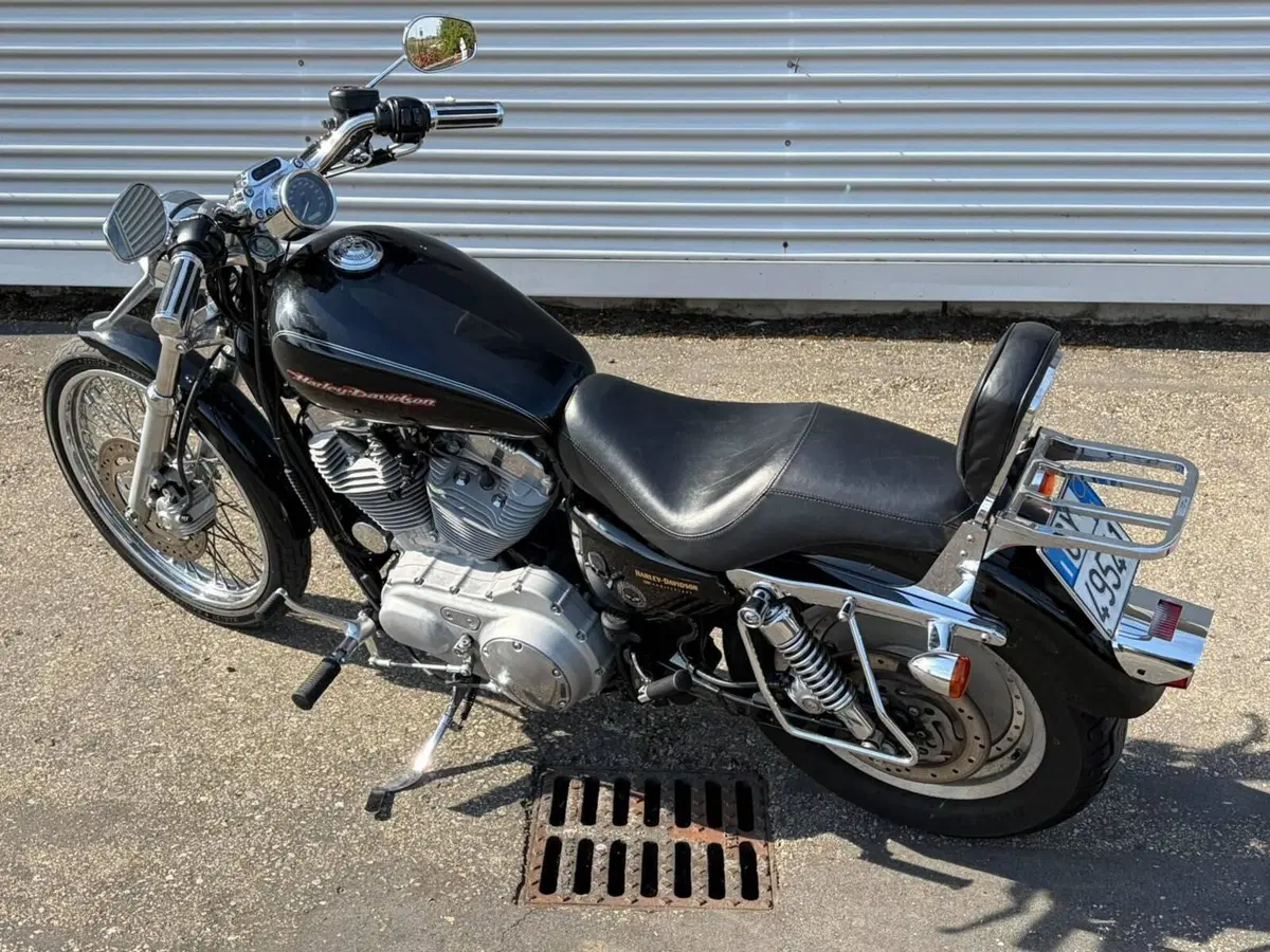 Harley-Davidson 883 Custom (2006 - 07) - XL 883C (14)