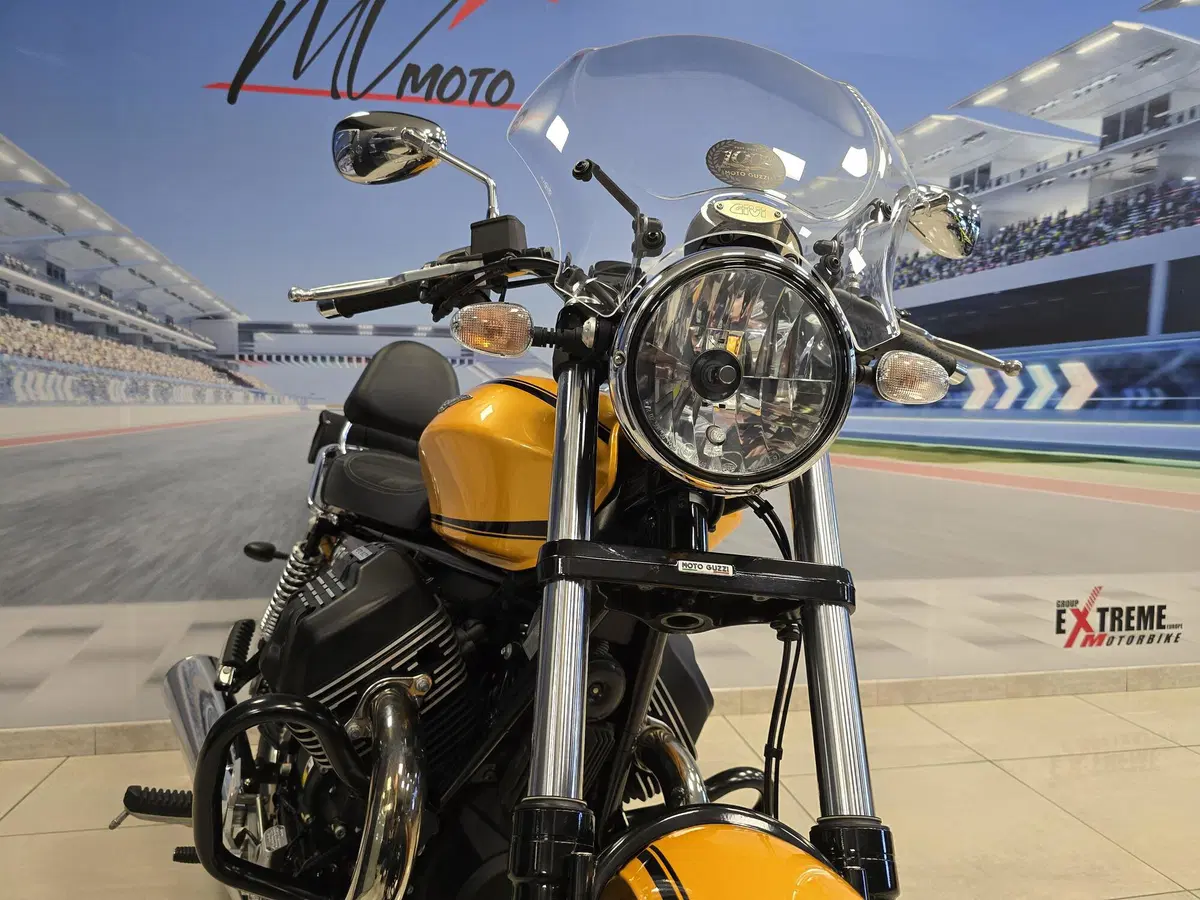 Moto Guzzi V9 Roamer (2016 - 18) (16)