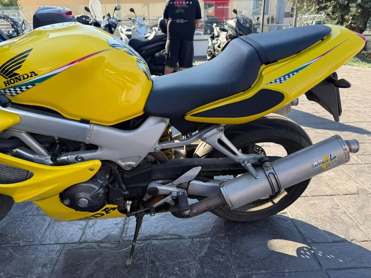 Honda VTR 1000 F Firestorm (2001 - 07) (6)