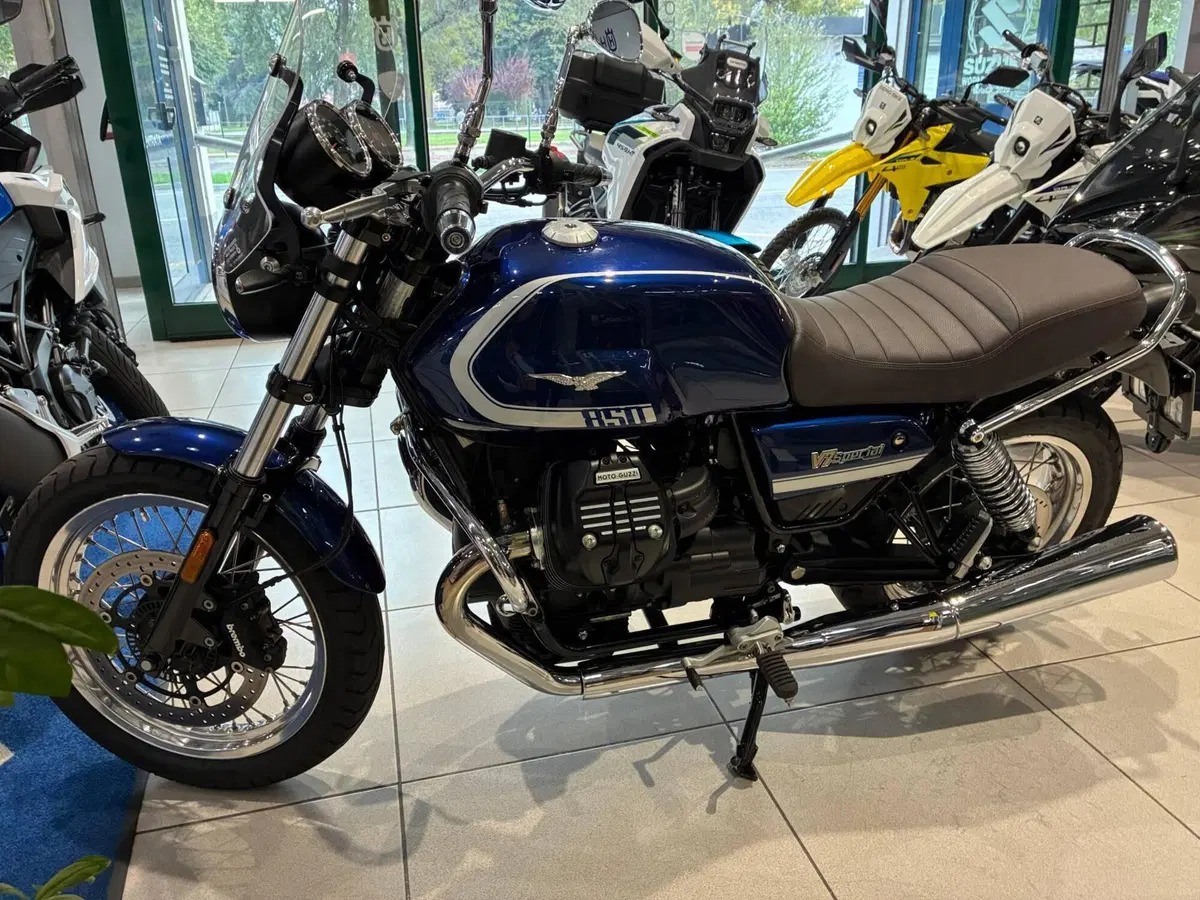 Moto Guzzi V7 Special (2021 - 24) (11)