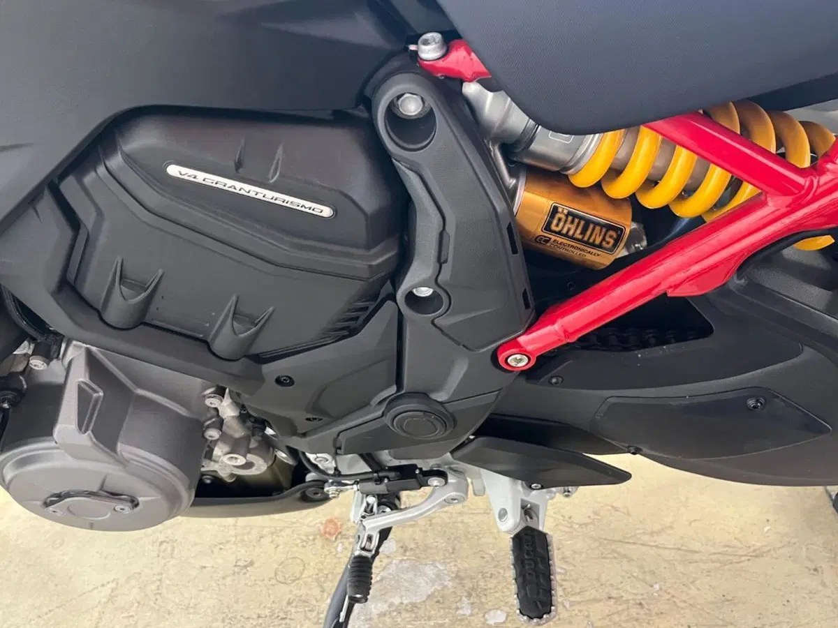 Ducati Multistrada V4 Pikes Peak (2021 - 24) (10)