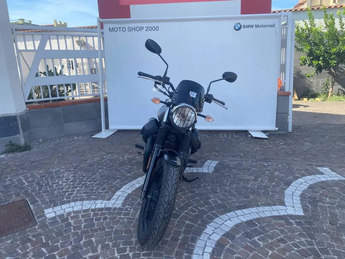 Moto Guzzi V7 III Stone (2017 - 20) (4)