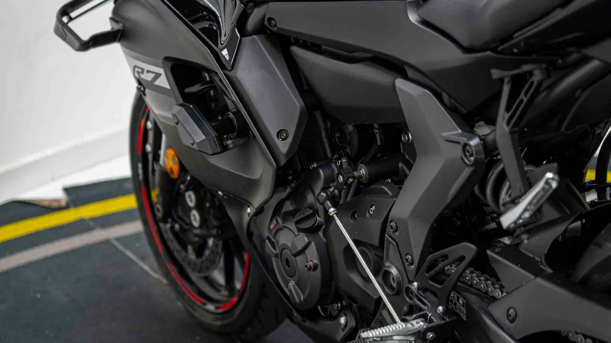 Yamaha YZF R7 (2021 - 25) (4)