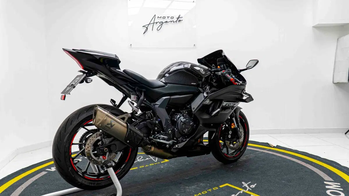 Yamaha YZF R7 (2021 - 25) (7)