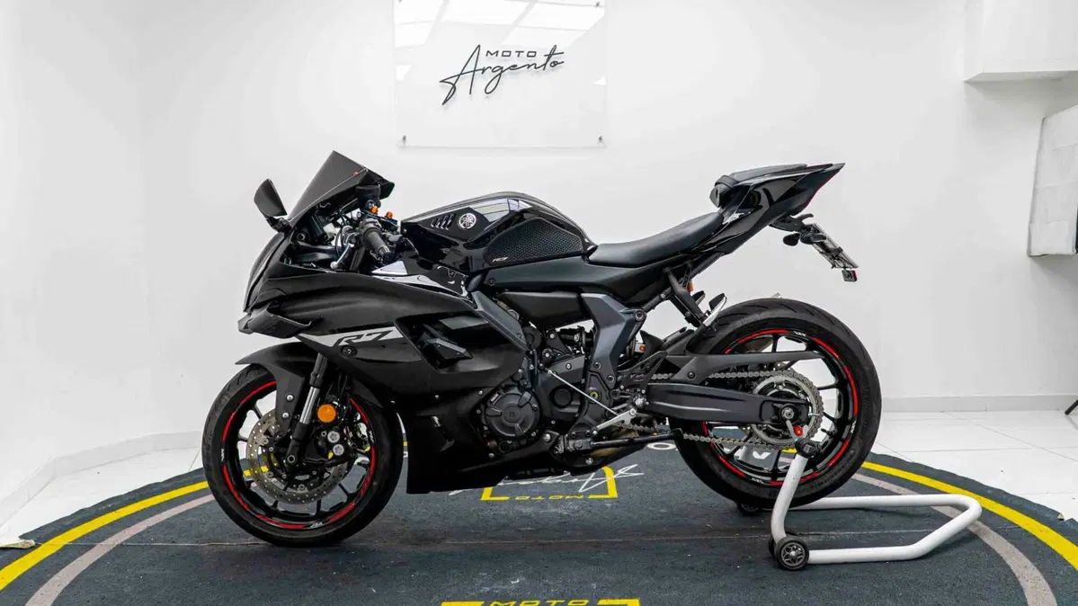 Yamaha YZF R7 (2021 - 25) (10)