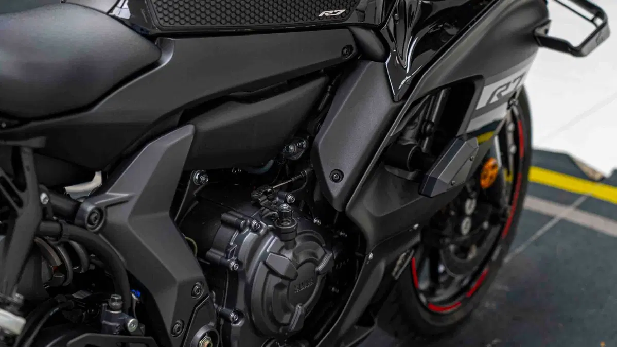 Yamaha YZF R7 (2021 - 25) (18)