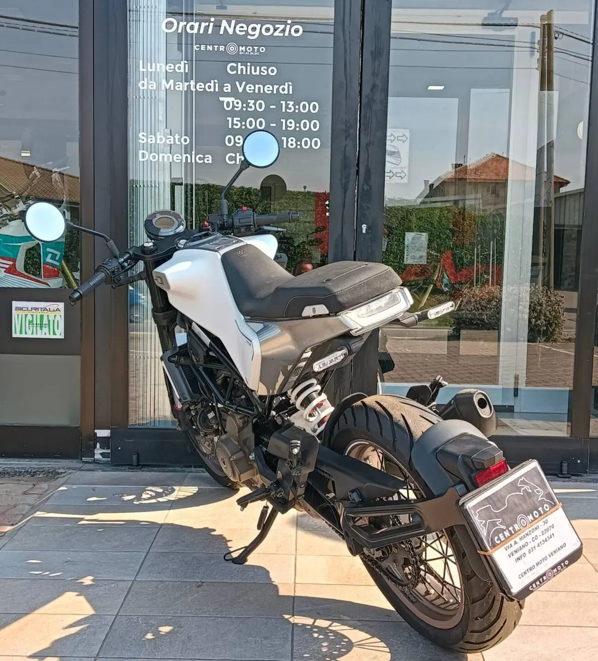 Husqvarna Vitpilen 401 (2021 - 23) (3)