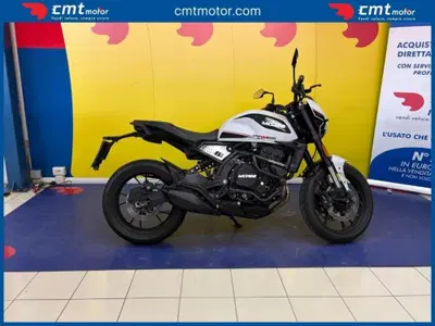 Moto Morini SEIEMMEZZO STR (2022 - 26) usata