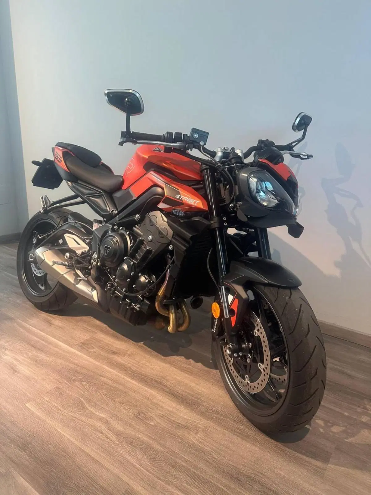 Triumph Street Triple 765 R (2023 - 26) (2)