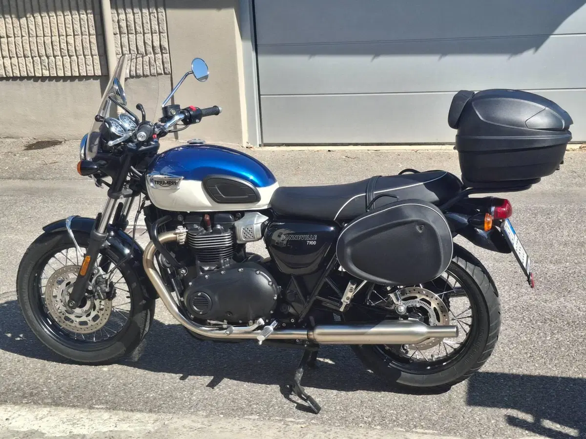 Triumph Bonneville T100 (2021 - 25) (2)