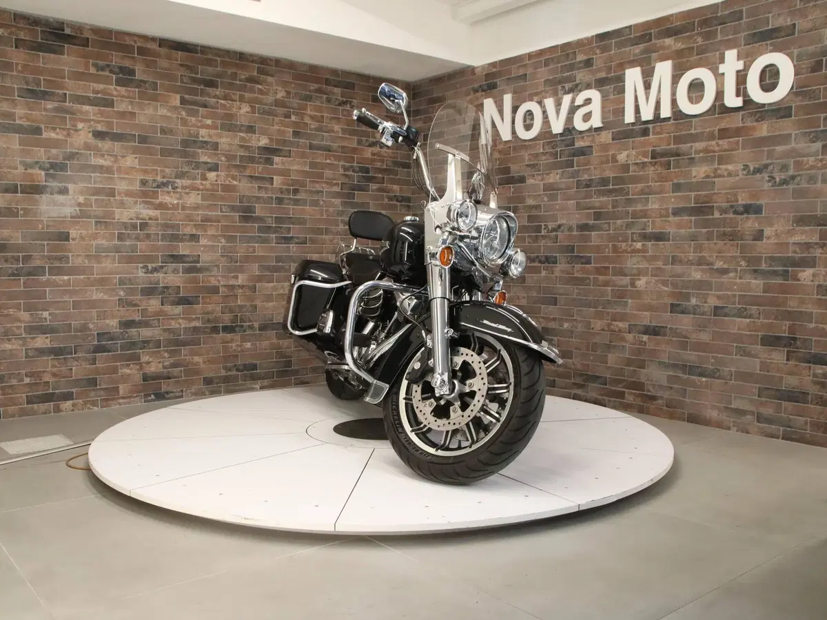 Harley-Davidson 107 Road King (2017) - FLHR (7)