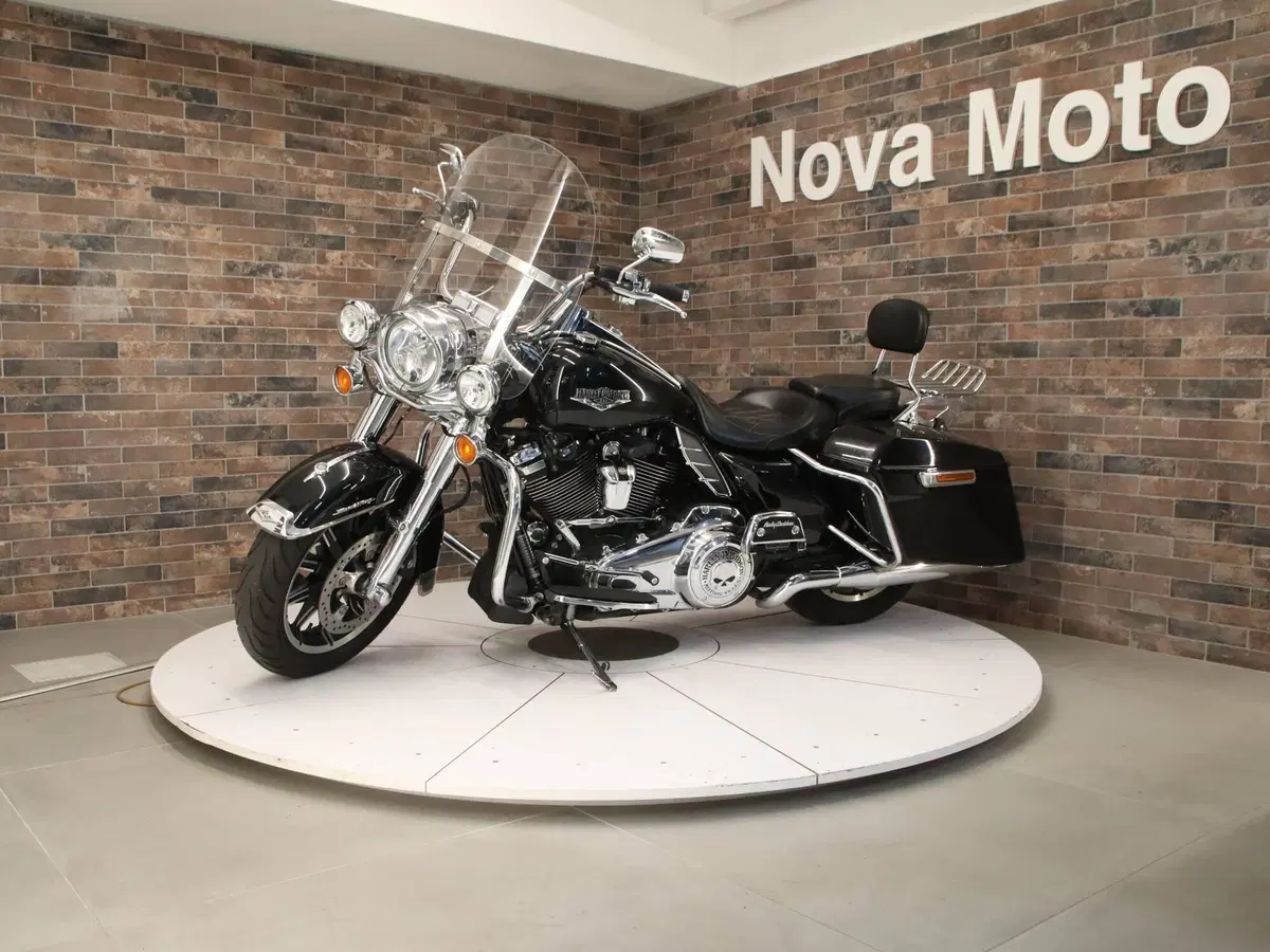 Harley-Davidson 107 Road King (2017) - FLHR (3)