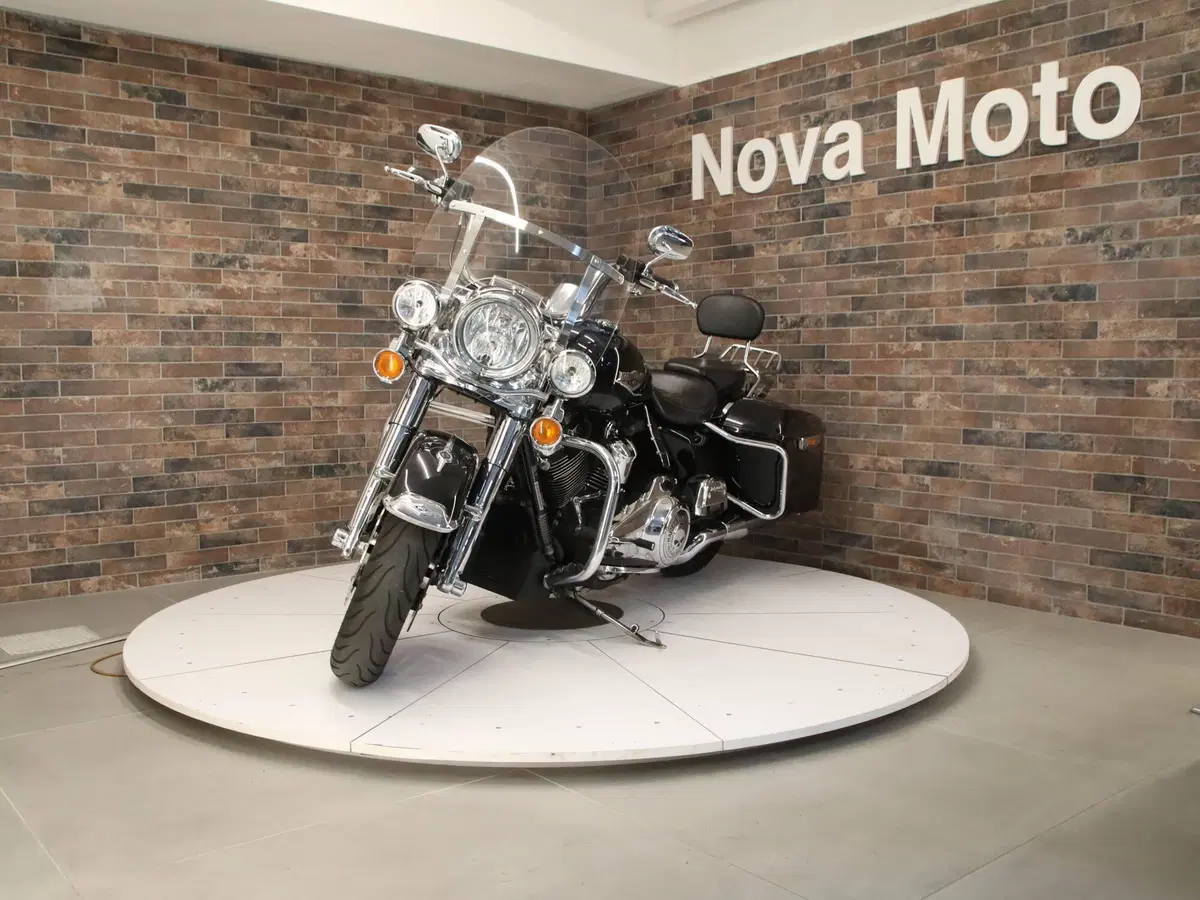 Harley-Davidson 107 Road King (2017) - FLHR (5)