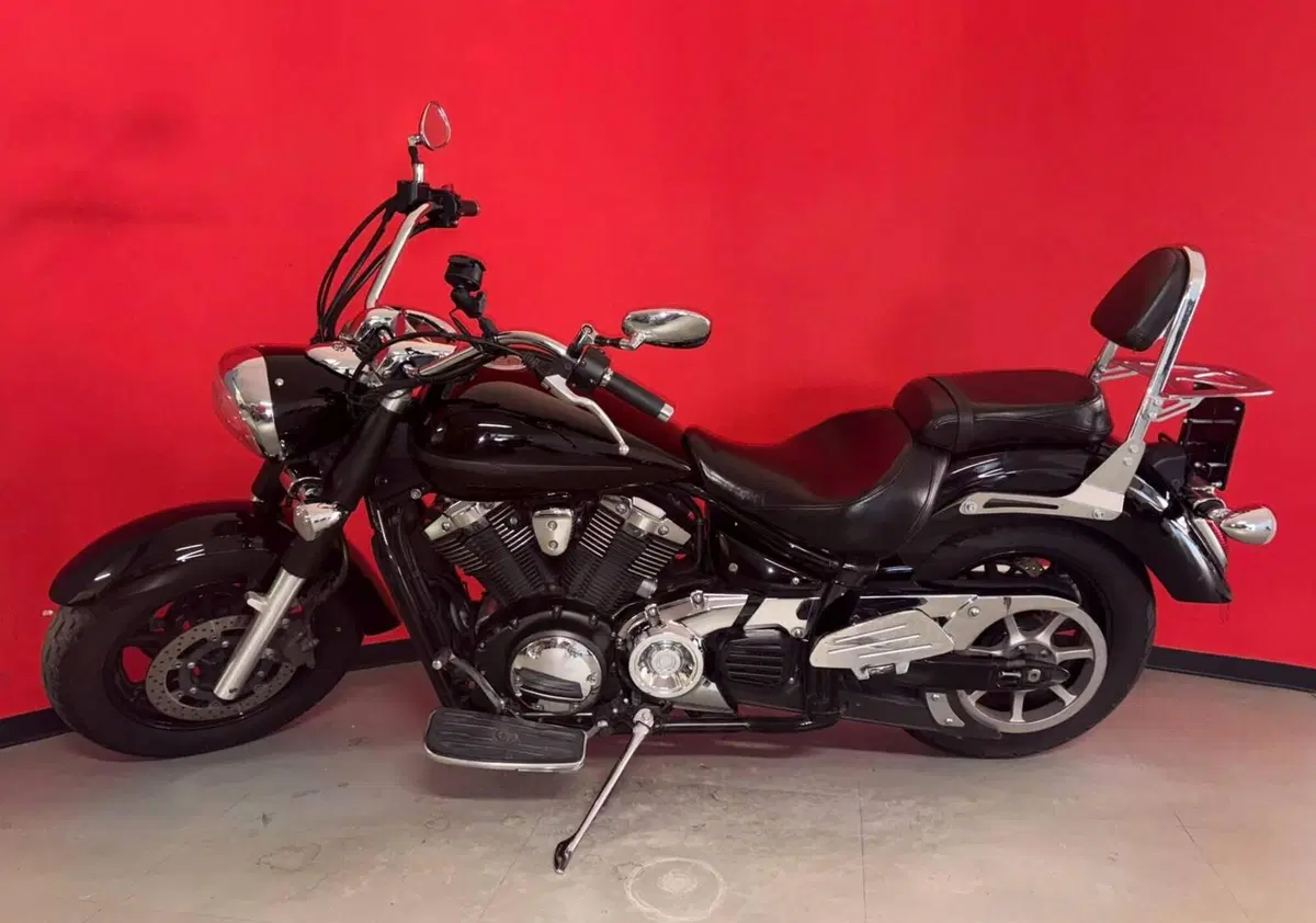 Yamaha XVS 1300 Midnight Star (2006 - 16) (3)