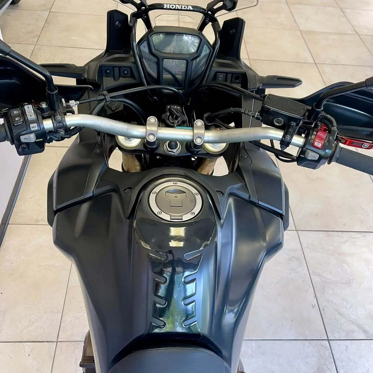 Honda Africa Twin CRF 1000L (2016 - 17) (3)