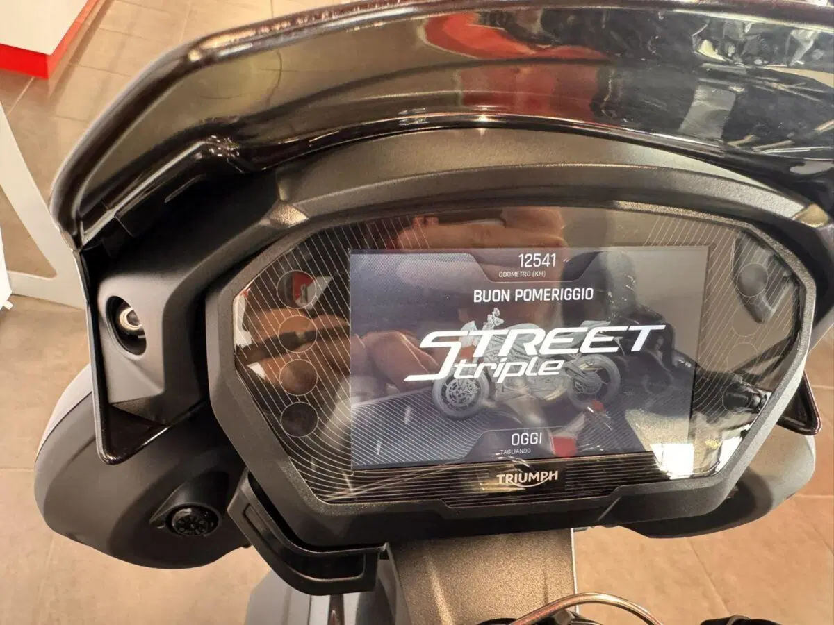 Triumph Street Triple RS (2020 - 22) (5)