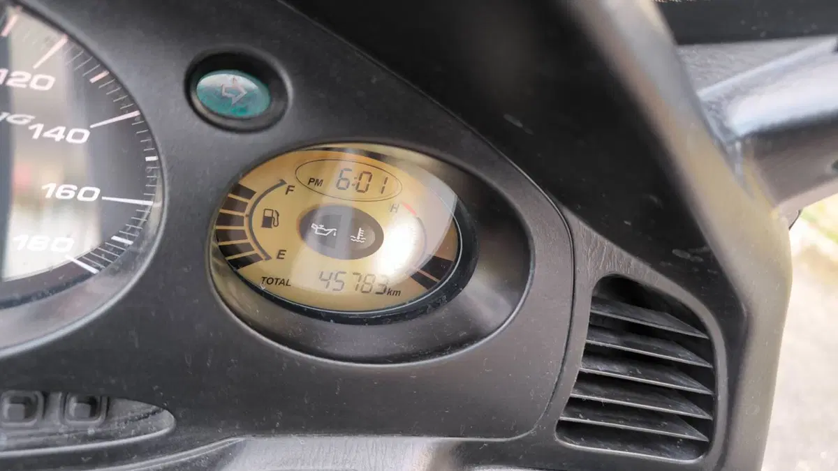 Honda Silver Wing 400 (2006 - 09) (7)