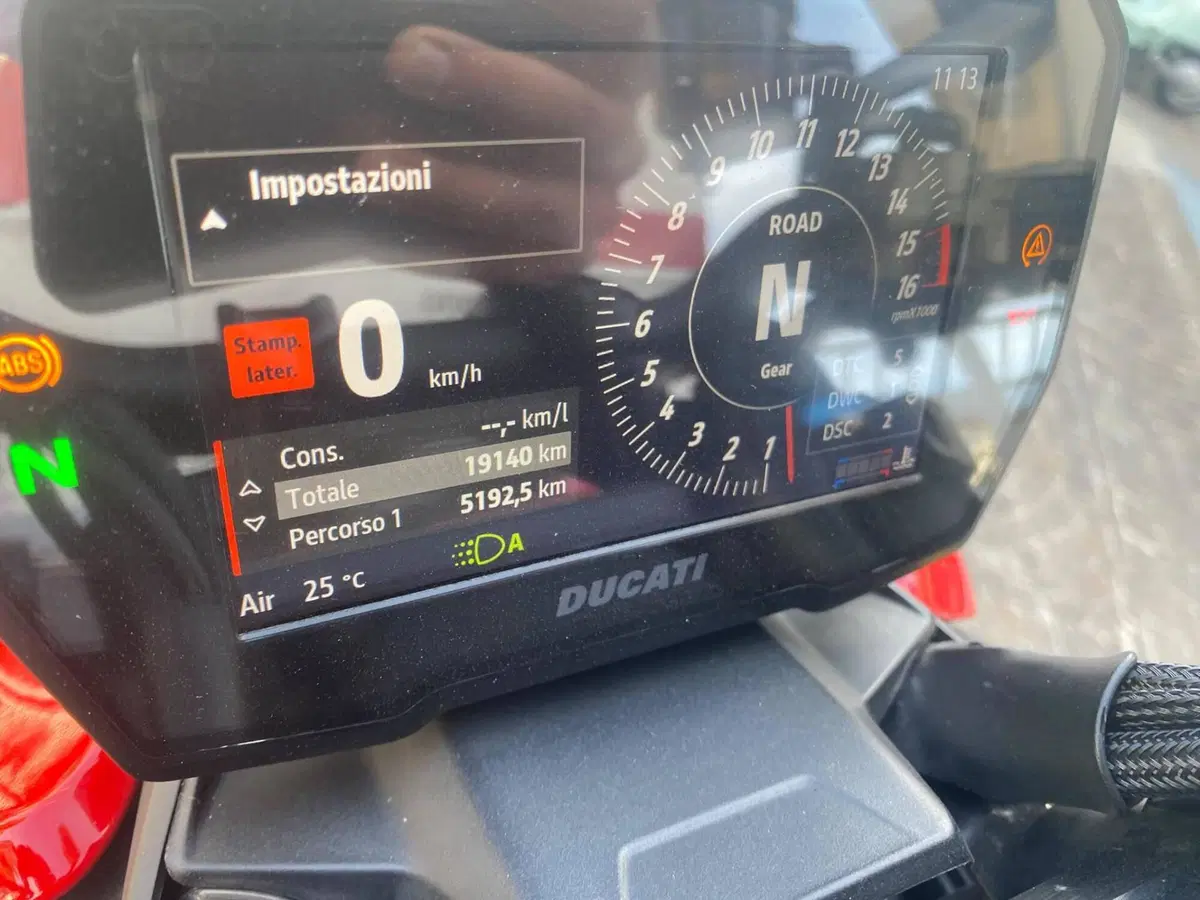 Ducati Streetfighter V4 S (2023 - 24) (3)