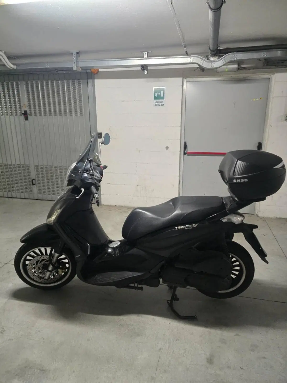 Piaggio Beverly 300 i.e. Police ABS-ASR (2017 - 20) (4)