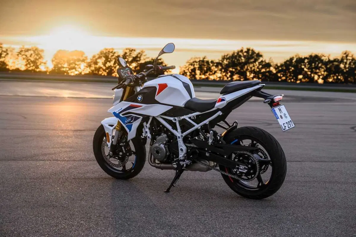 Nuova BMW F 450 R: tutto quello che c'è da sapere sulla nuova naked per patente A2 (2)