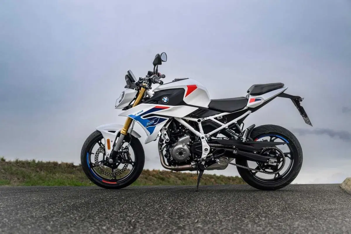 Nuova BMW F 450 R: tutto quello che c'è da sapere sulla nuova naked per patente A2 (3)