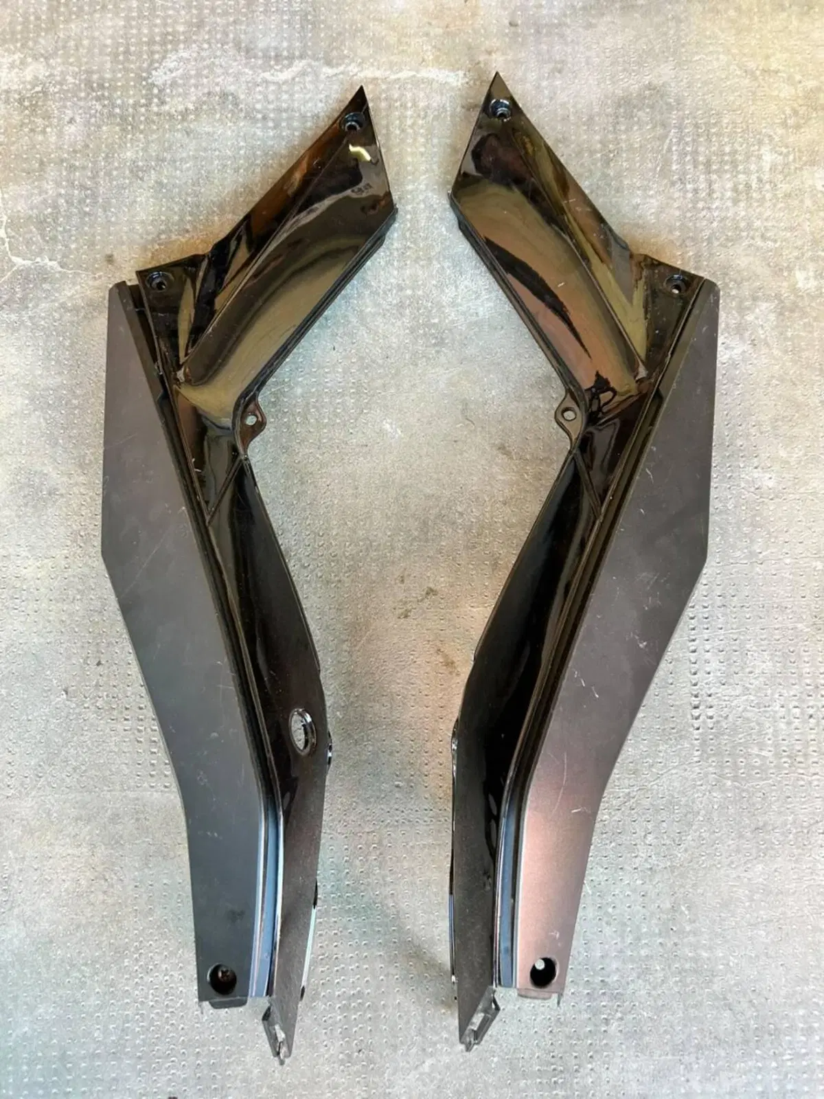 Coppia fianchetti posteriori dx/sx KTM 390 Duke 20