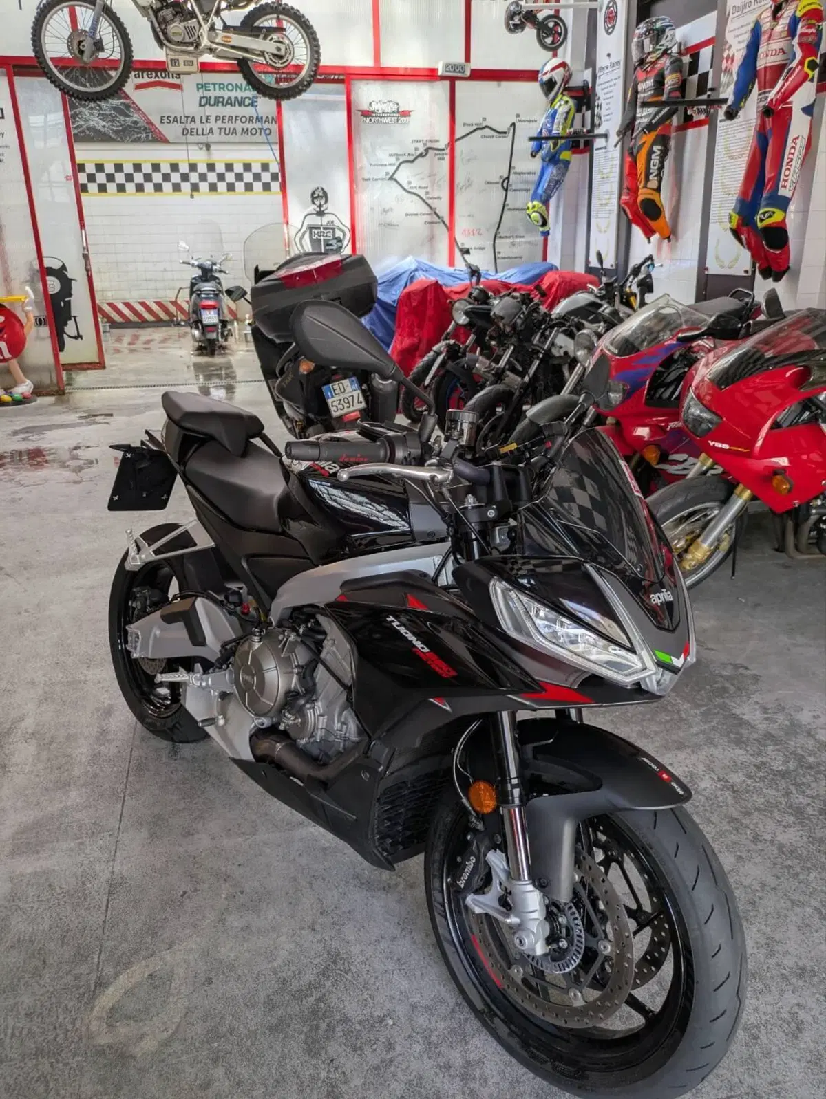 Aprilia Tuono 660 Factory (2022 - 24) (4)