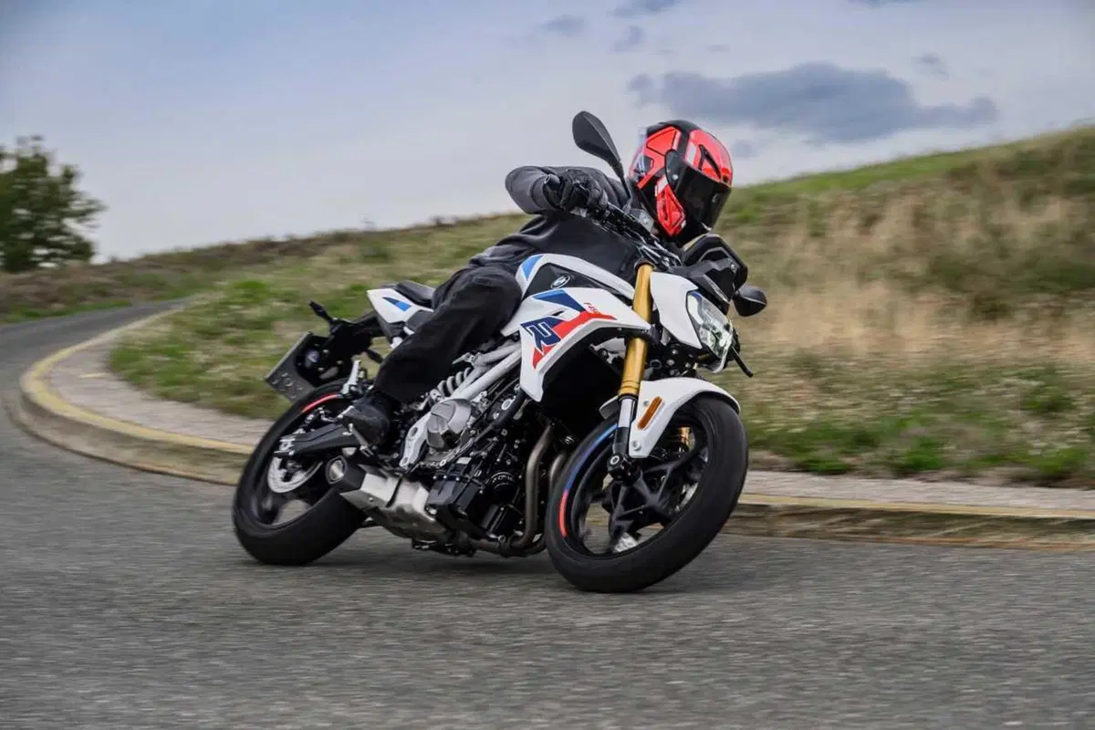 Nuova BMW F 450 R: tutto quello che c'è da sapere sulla nuova naked per patente A2