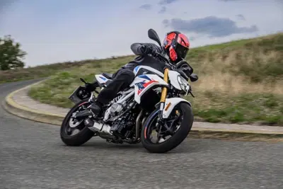 Nuova BMW F 450 R: tutto quello che c'è da sapere sulla nuova naked per patente A2