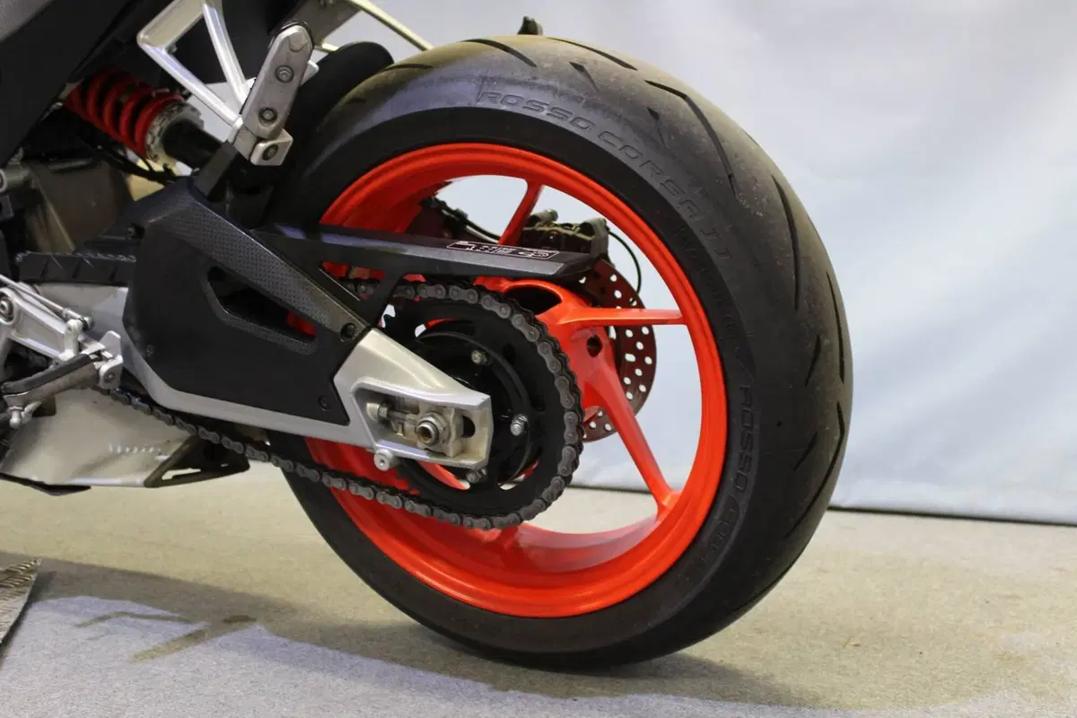 Aprilia Tuono 660 (2021 - 25) (15)