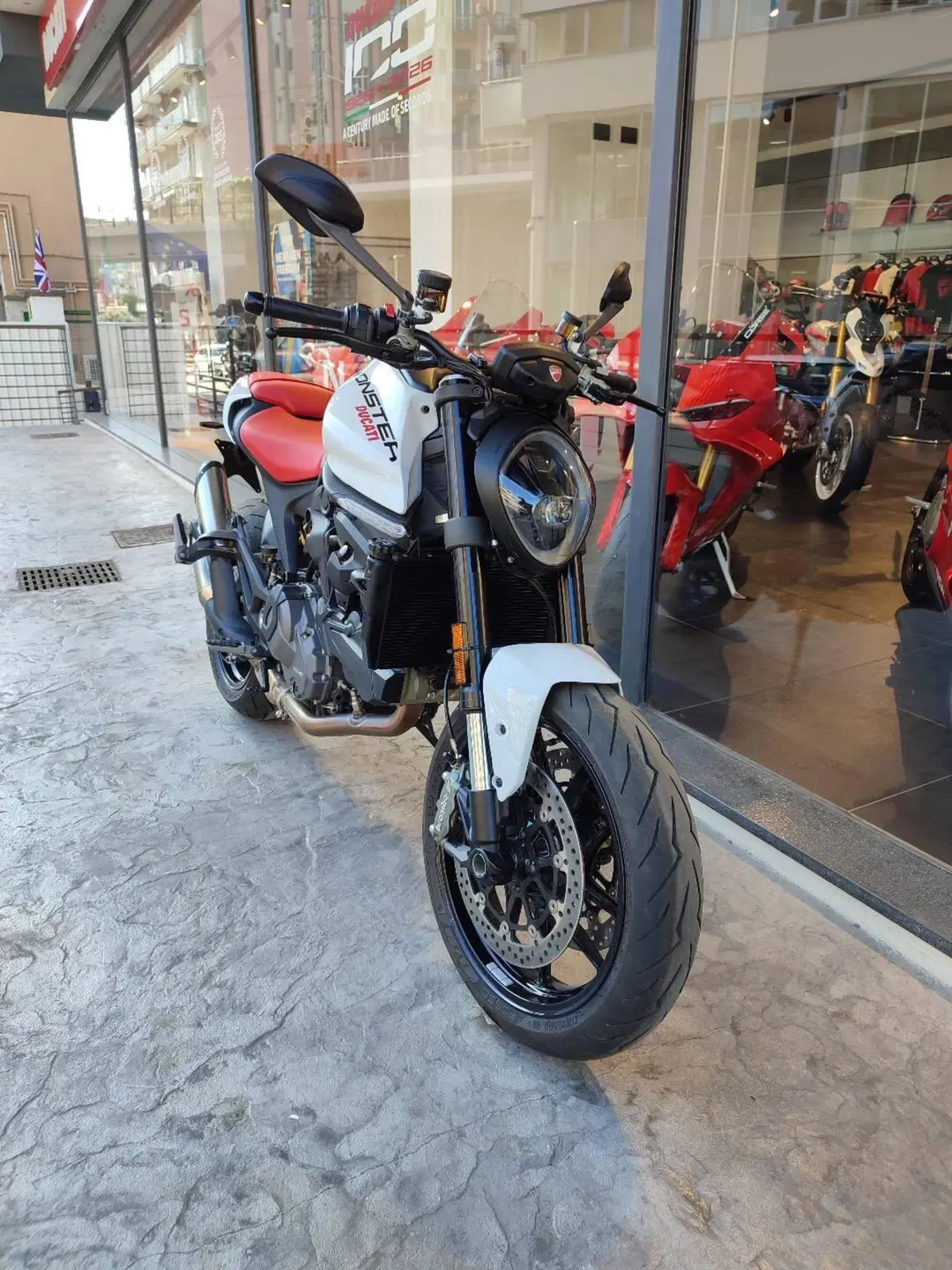 Ducati Monster 937 (2021 - 25) (3)