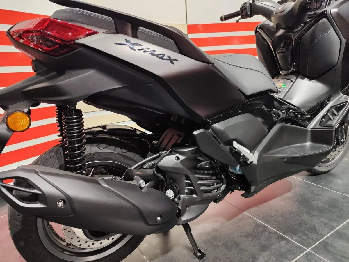 Yamaha X-Max 125 Tech Max (2025 - 26) (2)