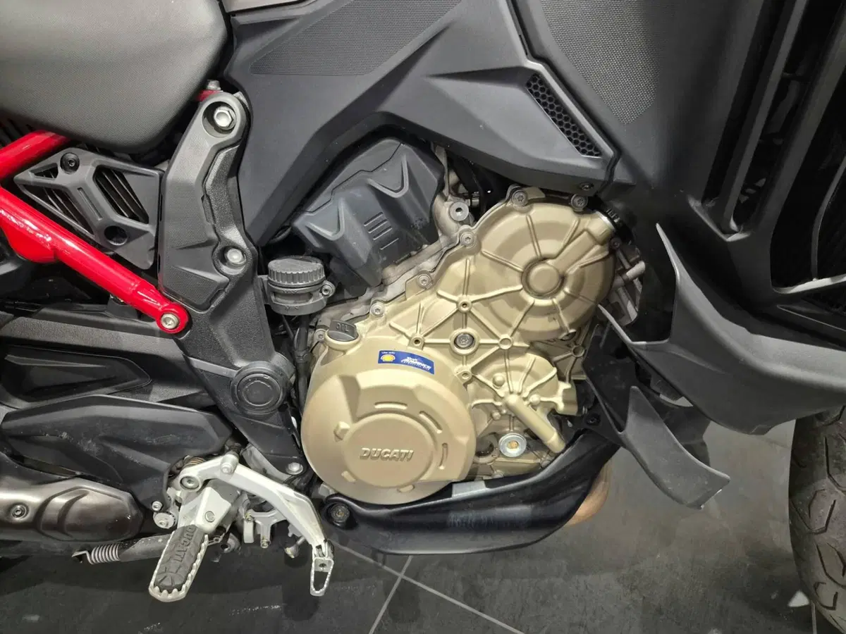 Ducati Multistrada V4 S Grand Tour (2024) (10)