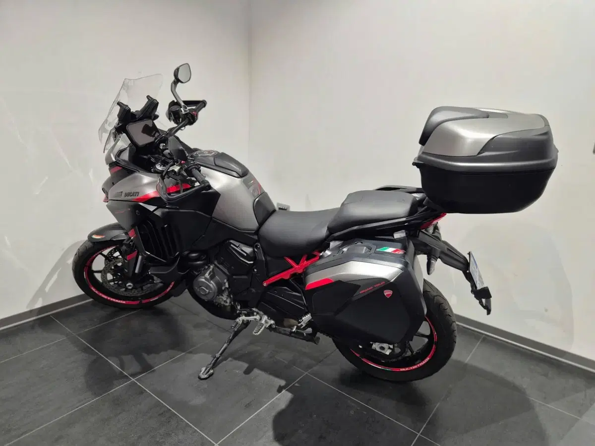 Ducati Multistrada V4 S Grand Tour (2024) (5)