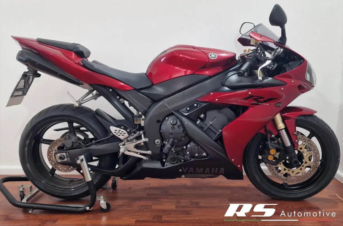 Yamaha YZF R1 (2004 - 05)