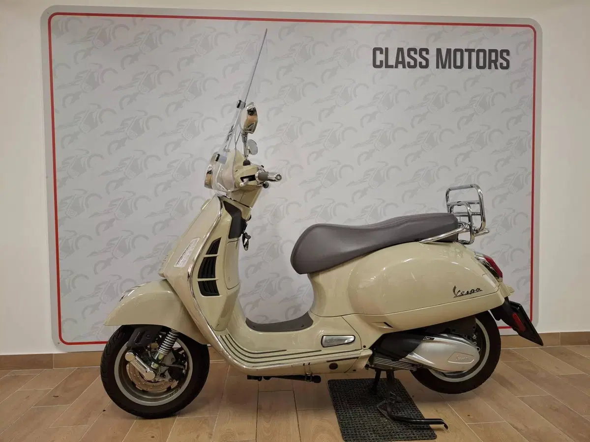 Vespa GTS 300 (2023 - 24)