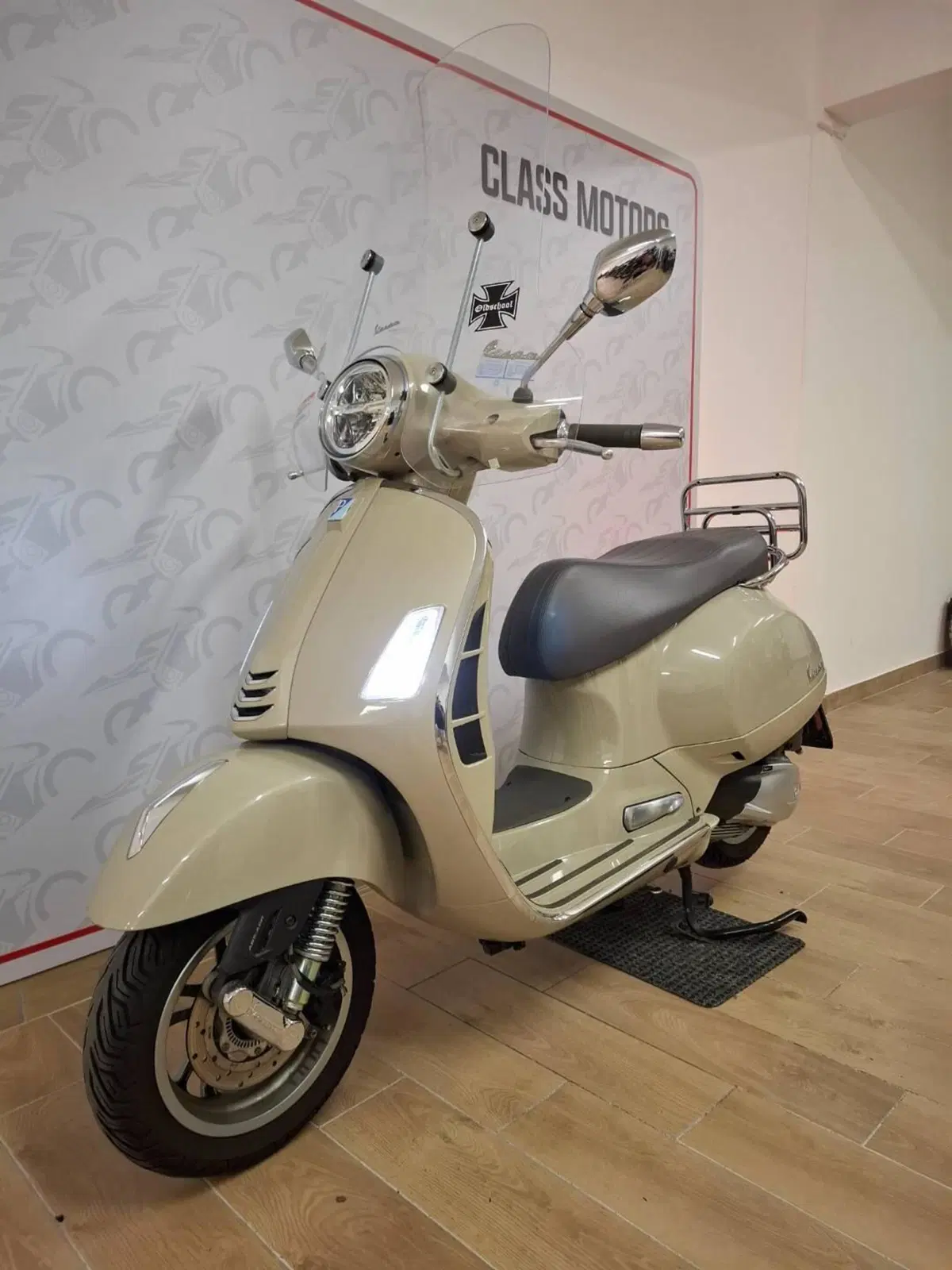 Vespa GTS 300 (2023 - 24) (4)