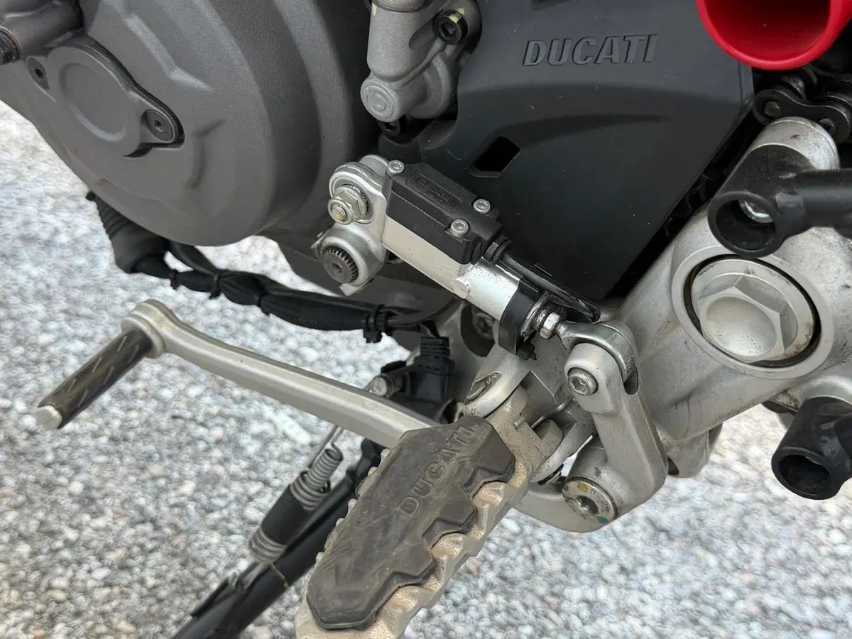 Ducati Hypermotard 950 (2022 - 25) (9)