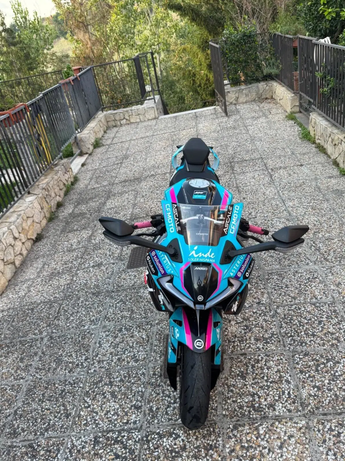 CFMOTO 675SR-R (2025 - 26) (5)