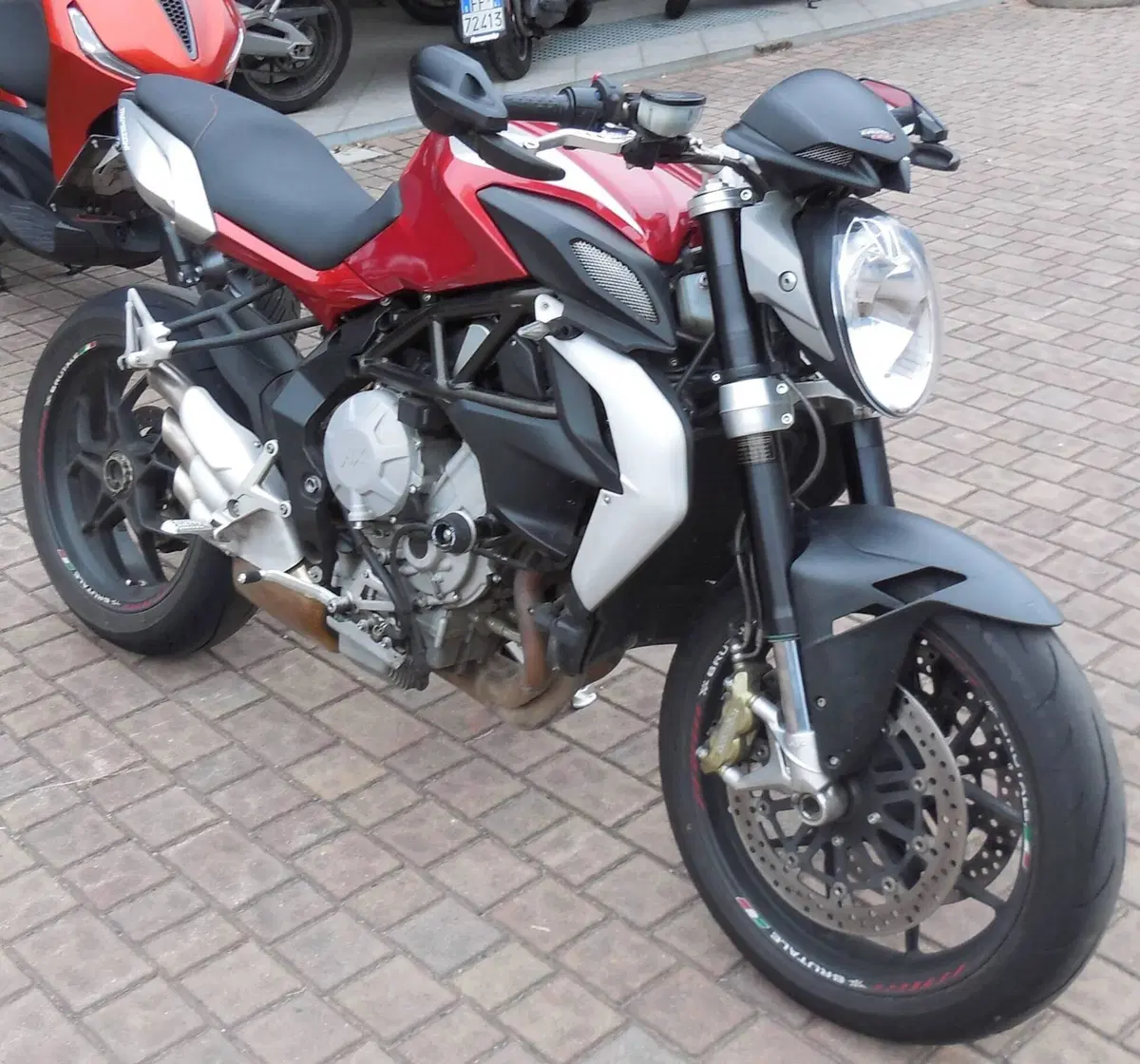 MV Agusta Brutale 800 (2012 - 15) (3)