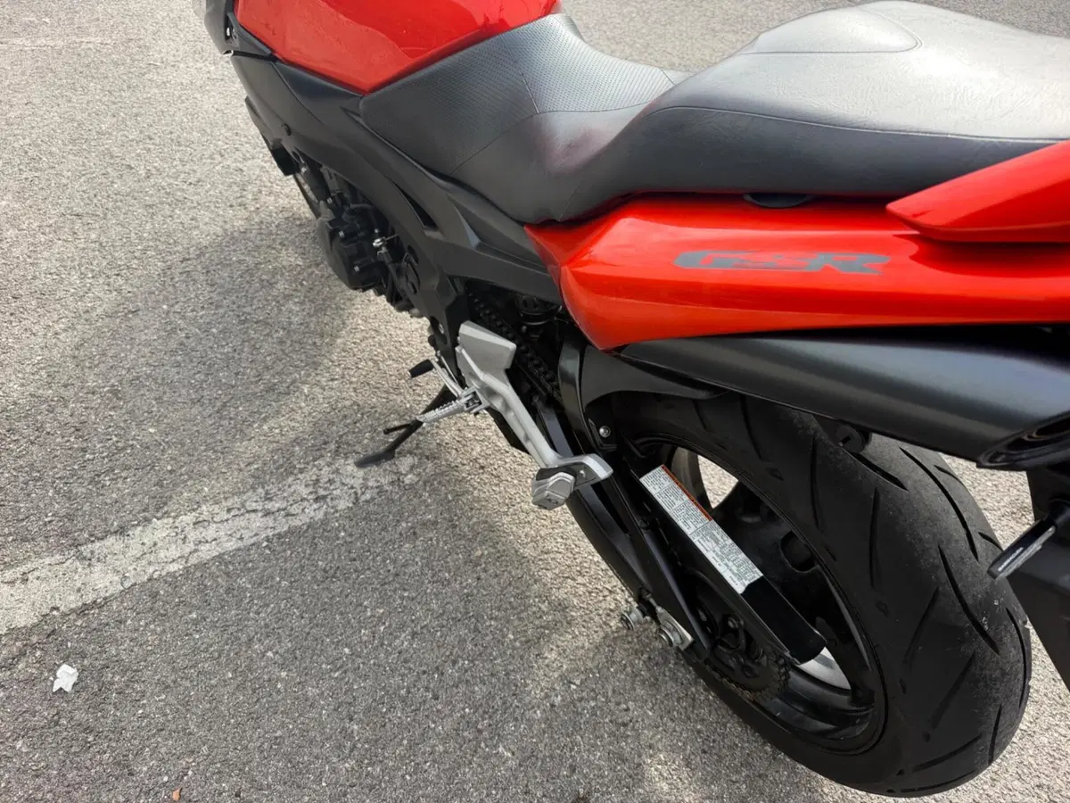 Suzuki GSR 600 (2006 - 11) (5)