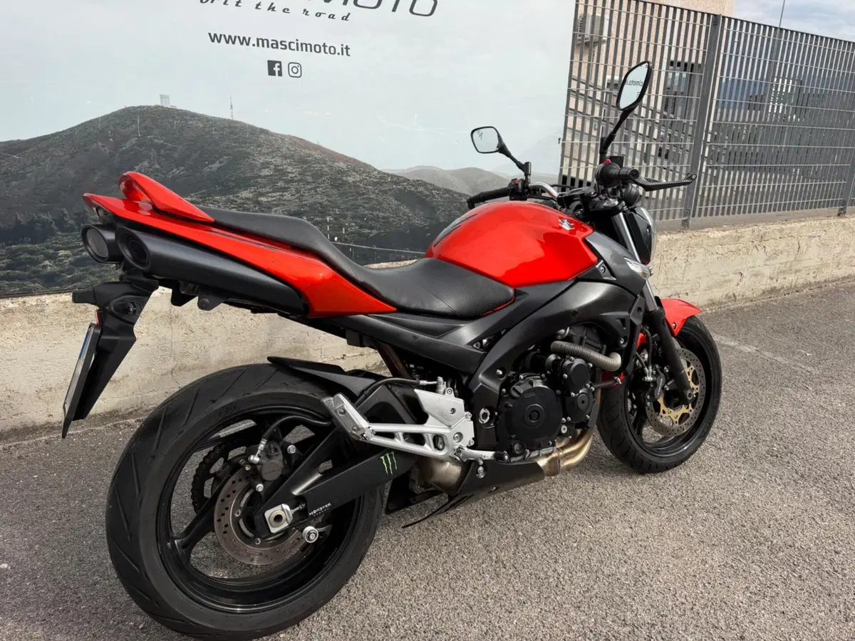 Suzuki GSR 600 (2006 - 11) (6)